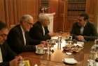 ظريف يلتقي رئيس الوزراء اليونان