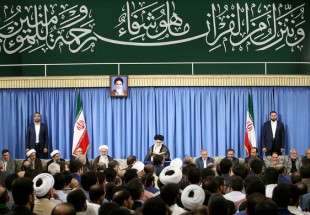 تجربه‌های ملت ایران نشان می‌دهد آینده از آنِ جوانان مؤمن است
