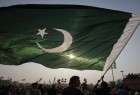 حكومة باكستان تدعو الجيش إلى تفريق محتجين