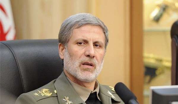 وزير الدفاع الإيراني يزور موسكو