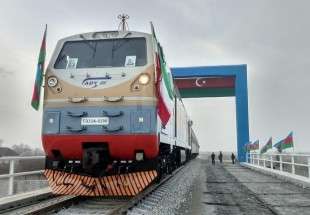 خط سكك الحديد بين ايران وجمهورية اذربيجان جاهز لتسيير القطارات
