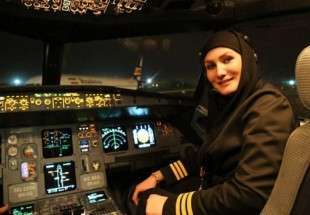 فهيمة دستجردي.. قصة نجاح قائدة طائرة مدنية ايرانية