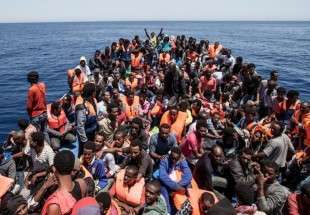 مقتل 30 مهاجرا غير شرعي جراء تصادم حافلة تقلهم في ليبيا