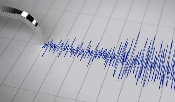زلزال متوسط بقوة 5.4 درجة يضرب جنوب شرق ايران