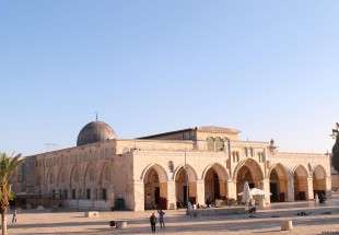 Al-Aqsa guards stops Israelis from stealing ancient monuments in occupied Jerusalem