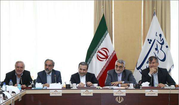 وزير الخارجية الايراني طلب تشكيل اللجنة المشتركة دون حضور اميركا
