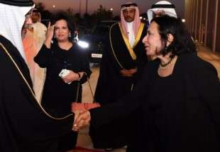 ولي عهد البحرين خصّ الوفد الإسرائيلي بالمصافحة خلال افتتاح أعمال لجنة التراث العالمي