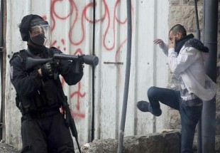 شهادت نوجوان ۱۶ ساله فلسطینی به ضرب گلوله نظامیان صهیونیست در غزه/ بازداشت ۱۱ فلسطینی در کرانه باختری