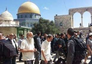 المستوطنون الصهاينة يقتحمون الحرم القدسي