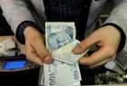 العملة التركية تهوي إلى مستوى قياسي