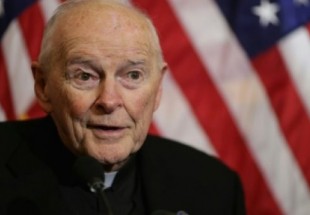 ​رسوایی جنسی در کلیسا؛ پاپ با استعفای اسقف آمریکا موافقت کرد