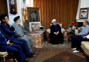 روحاني يشيد ببطولات  طياري القوة الجوية خلال الحرب المفروضة