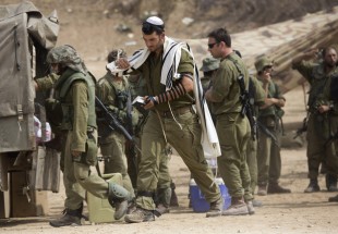 ​ترس سرباز اسرائیلی از سوار شدن به اتوبوس برای رفتن به غزه +فیلم