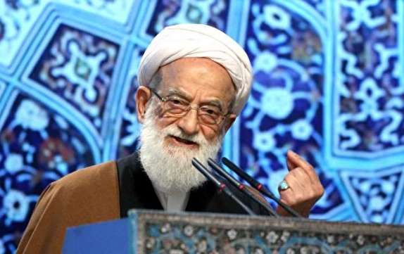 خطيب جمعة طهران: العدو يشن الحرب الإعلامية ليخلق شرخا بين الشعب والنظام