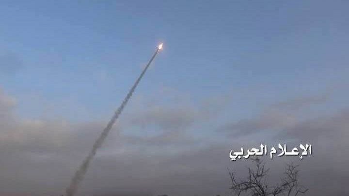 القوة الصاروخية اليمنية تستهدف مصفاة أرامكو النفطية في جيزان