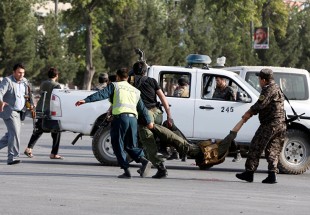 مقتل مدني و4 رجال أمن أفغان في انفجار على الطريق بين كابول وبروان