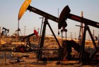 النفط يصعد بدعم رفض المنتجين زيادة الإمدادات