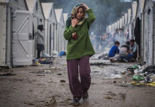 Amnesty reports dangerous conditions threatening refugee women in Greek camps