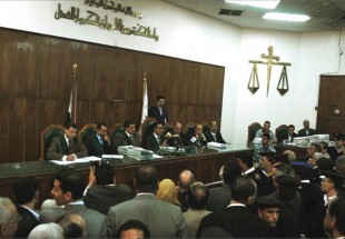 محكمة عسكرية مصرية تقضي بإعدام 17 متهما في قضية "تفجير الكنائس الثلاثة"