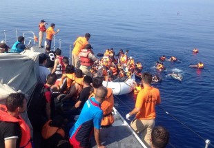 البحرية المغربية تنقذ 38 مهاجرا وتعثر على جثة واحدة