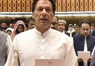 رئيس وزراء باكستان يحافظ على غالبيته البرلمانية إثر انتخابات جزئية