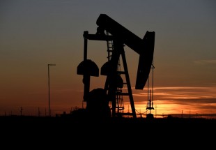 النفط ينخفض مع قلق المستثمرين إزاء تباطؤ التجارة