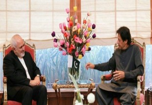ظريف يلتقي مع رئيس الوزراء، قائد الجيش و نظيره الباكستاني