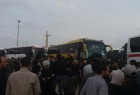 ​شب سخت زائران در مرز مهران/ سودجویی رانندگان اتوبوس و بی تدبیری مسئولان