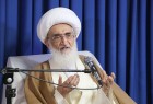 انتقاد حضرت آیت الله نوری همدانی از کاهش ارزش پول کشور/مسئولان عزت مردم ایران در کشورهای دیگر را تامین کنند