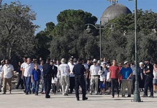 Israeli minister joins settlers to storm al-Aqsa Mosque