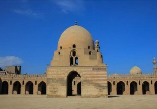 مسجد "بن طولون" بالقاهرة..صرح وحصن