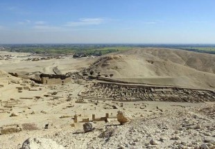 مصر.. اكتشاف مقبرة كبيرة تعود لعهد توت عنخ آمون