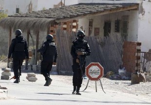 تونس: محتجون يُغلقون معبر بوشبكة الحدودي مع الجزائر