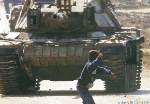 بعد 31 عاماً.. انتفاضة الحجارة راسخة في الوجدان الفلسطيني