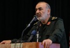 ملت ایران می تواند در برابر فشار خطرناك قدرت های بزرگ بایستد