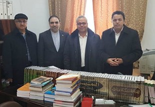 ایران به دانشکده ادبیات تونس تفسیر قرآن هدیه داد