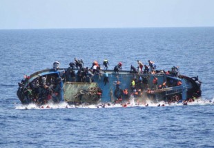 Dinghy sinks off Libyan coast, 117 refugees feared dead
