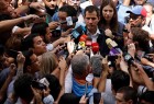 المدعي العام الفنزويلي يمنع غوايدو من مغادرة البلاد ويجمّد حساباته المصرفية