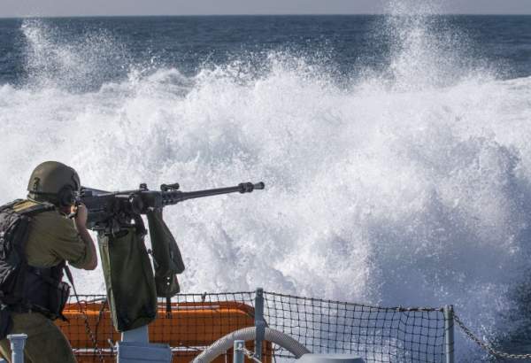 زوارق الاحتلال تستهدف مراكب الصيادين جنوب  قطاع غزة