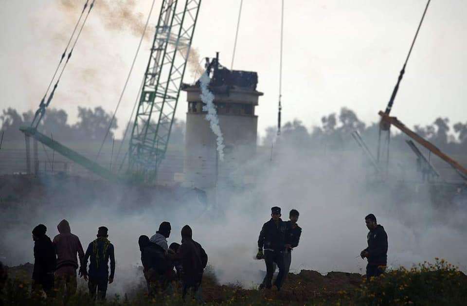 17 إصابة برصاص الاحتلال و اختناقات بجمعة "باب الرحمة"