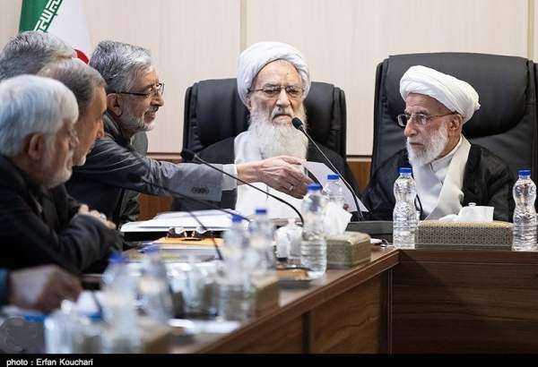 ​غیبت روحانی، لاریجانی و ۹ عضو مجمع در جلسه بررسی «پالرمو»