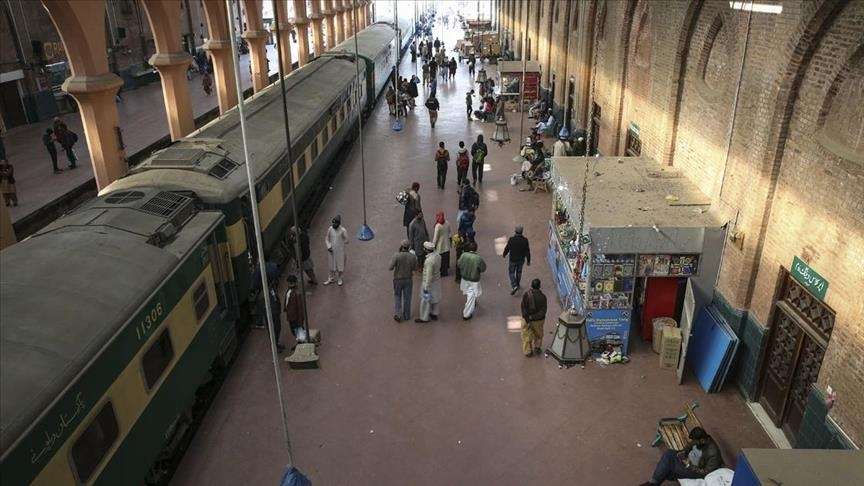 قطار "سامغهوتا إكسبرس" يصل بين مدينة لاهور الباكستانية والعاصمة الهندية نيودلهي
