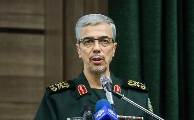 اللواء باقري: الاقتدار الدفاعي لإيران نتيجة لتآزر القوات المسحلة
