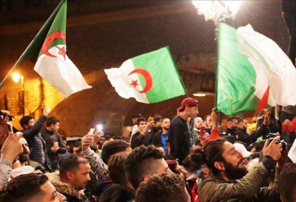 Algerians demonstrate against presidency election delay
