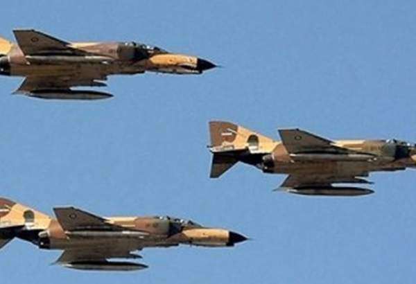​جنگنده های نیروی هوایی از مقابل جایگاه رژه رفتند/ اولین حضورجنگنده ایرانی کوثر