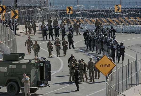 البنتاغون يعتزم إرسال 320 جنديا اضافيا الى الحدود مع المكسيك