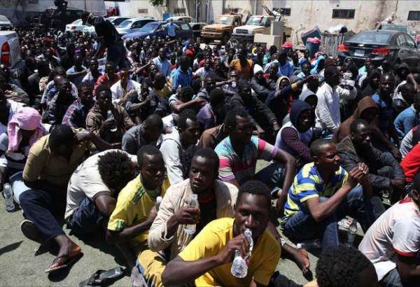 ليبيا تعتقل أعدادا من المهاجرين تم اعتراضهم قبالة سواحلها