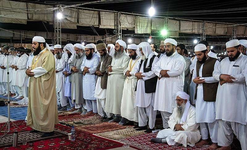 پرونده «رمضان همدلی»| آداب و رسوم مردم سیستان و بلوچستان در ماه مبارک رمضان؛ از سنت سحرخوانی تا نماز تراویح+ تصاویر