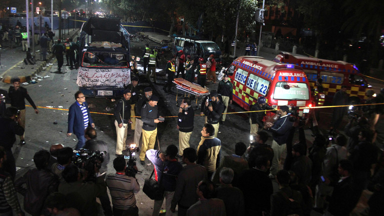 قتلى وجرحى بانفجار قرب مزار صوفي كبير في مدينة لاهور الباكستانية