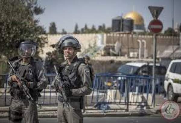 قوات الاحتلال تعتقل شباناً خلال محاولتهم الوصول إلى المسجد الأقصى